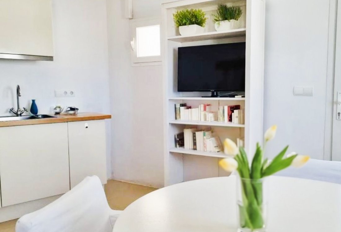 Three apartment property in the old town - 8