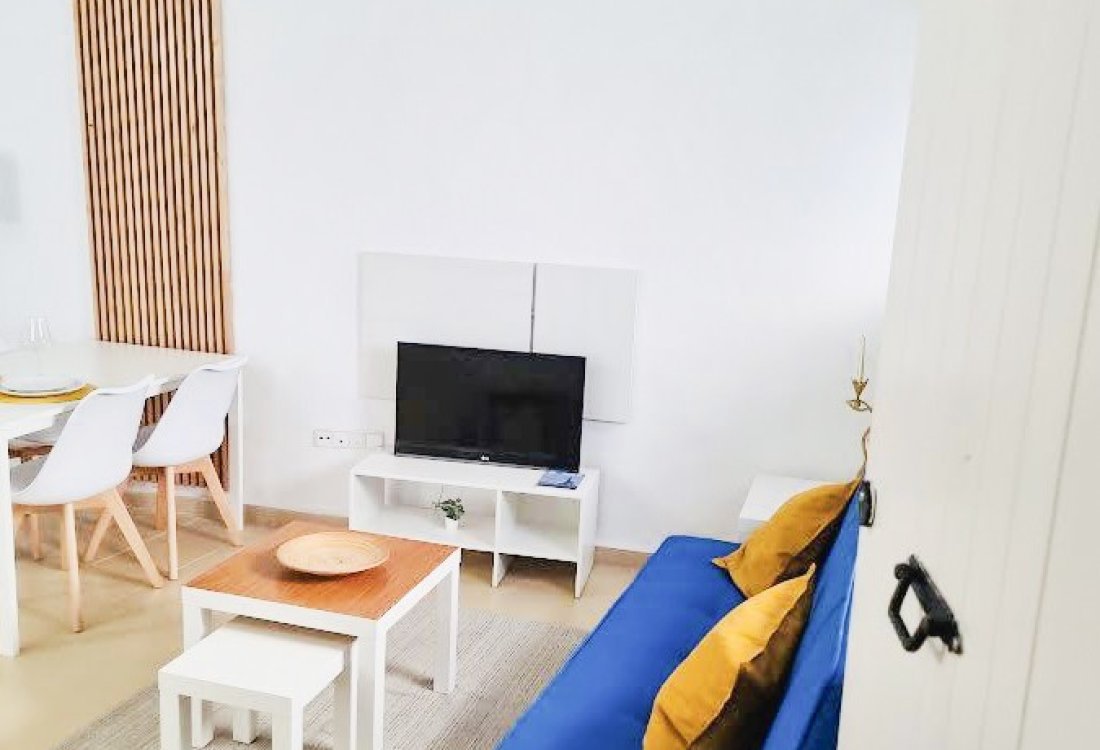 Three apartment property in the old town - 9