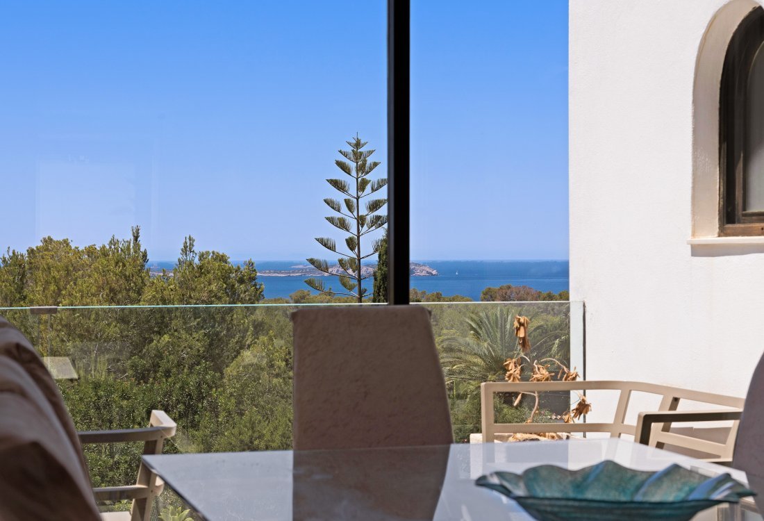 Modern villa with sunset view - 13