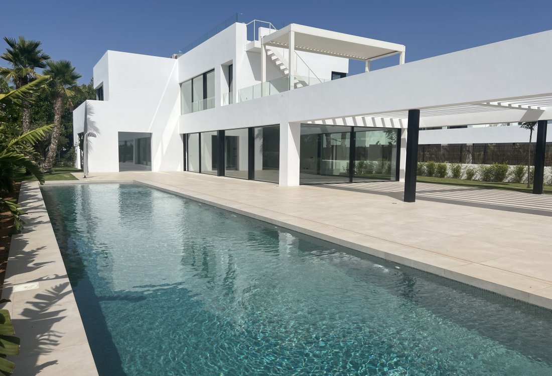 Newly built villa in walking distance to beach - 1