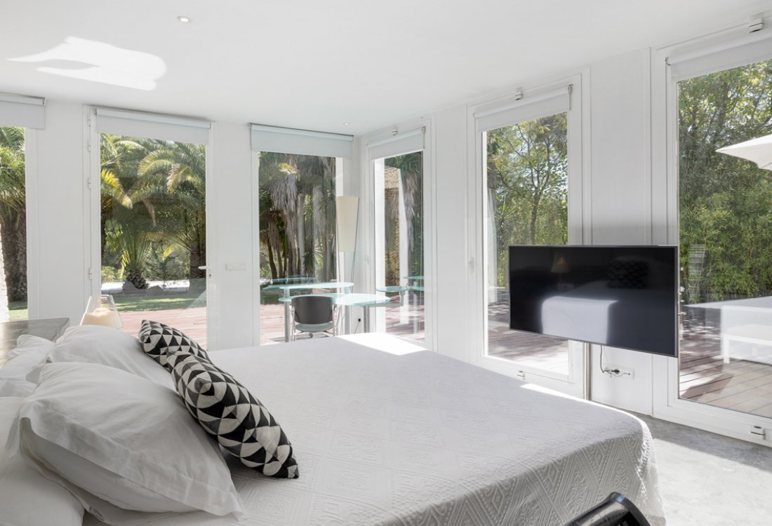 Espectacular villa de diseño en excelente ubicación - 26