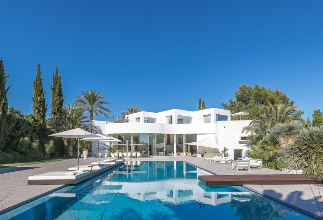 Espectacular villa de diseño en excelente ubicación - 1