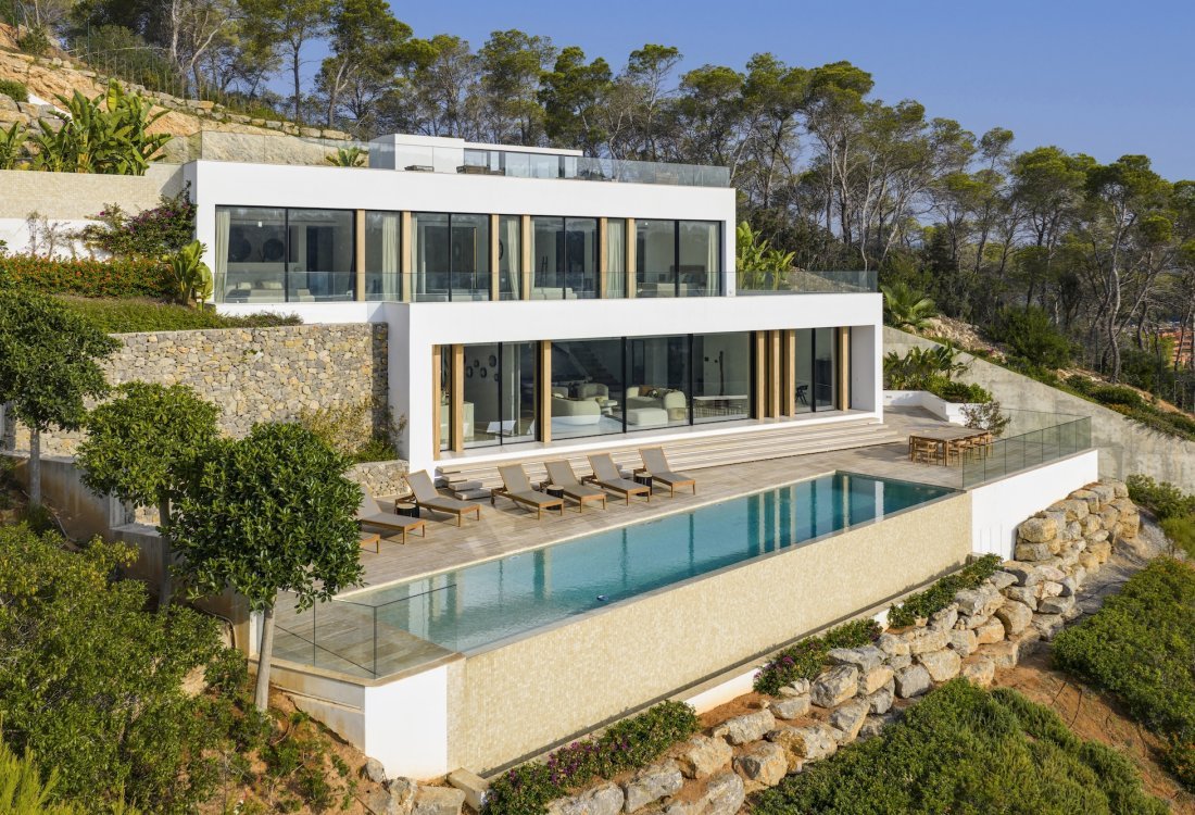 Villa mit Panoramameerblick in einer gesicherten Urbanisation - 1
