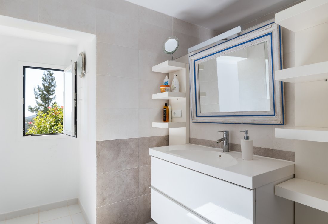 Mediterranean style villa with seaviews - 16