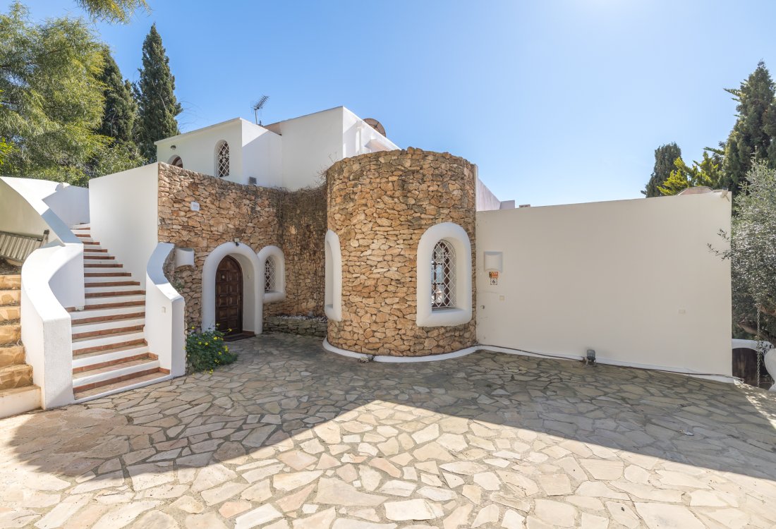 Mediterranean style villa with seaviews - 4