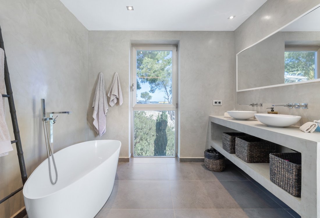 Exclusiva villa de diseño con vistas panorámicas en urbanización privada - 11