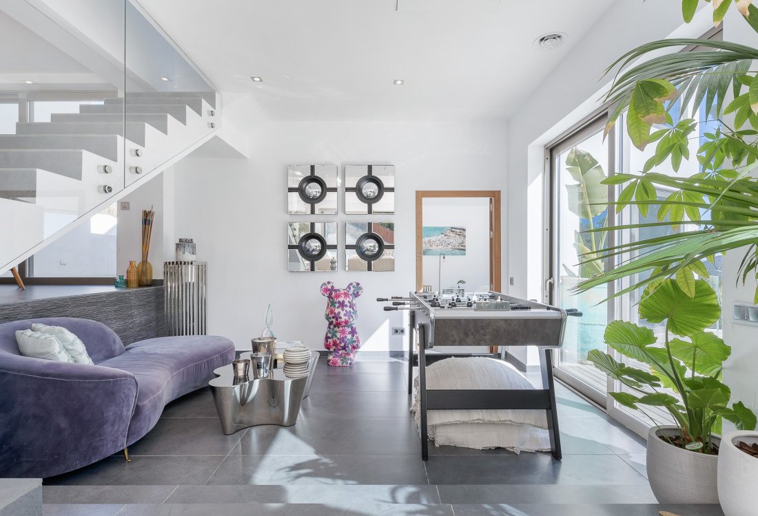 Exclusiva villa de diseño con vistas panorámicas en urbanización privada - 7