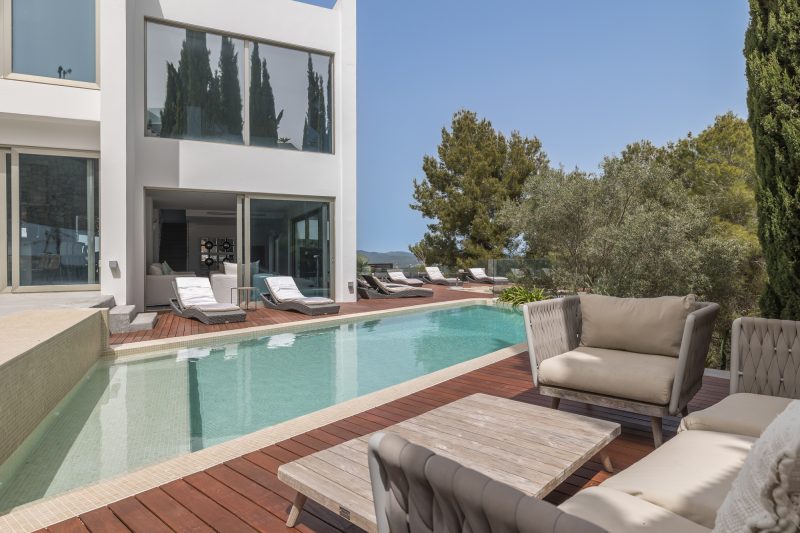 Modern villa with panoramic views in gated community - 5