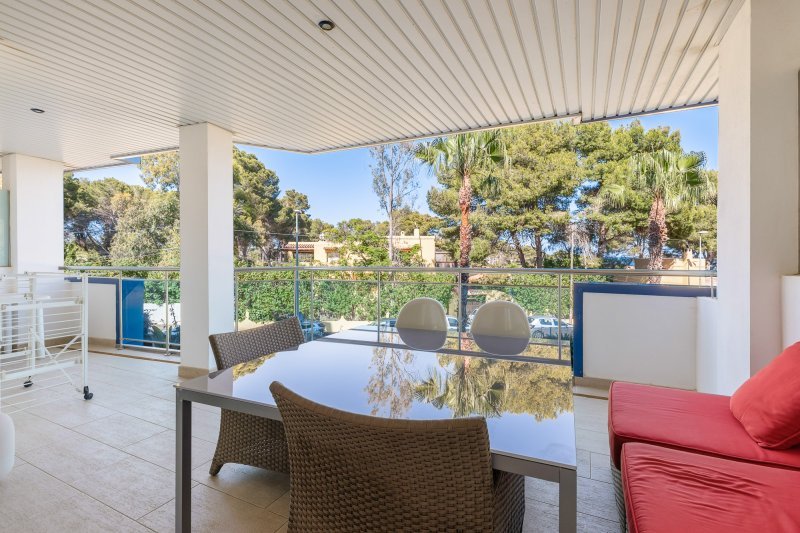 Bright apartment in town near the sea - 2