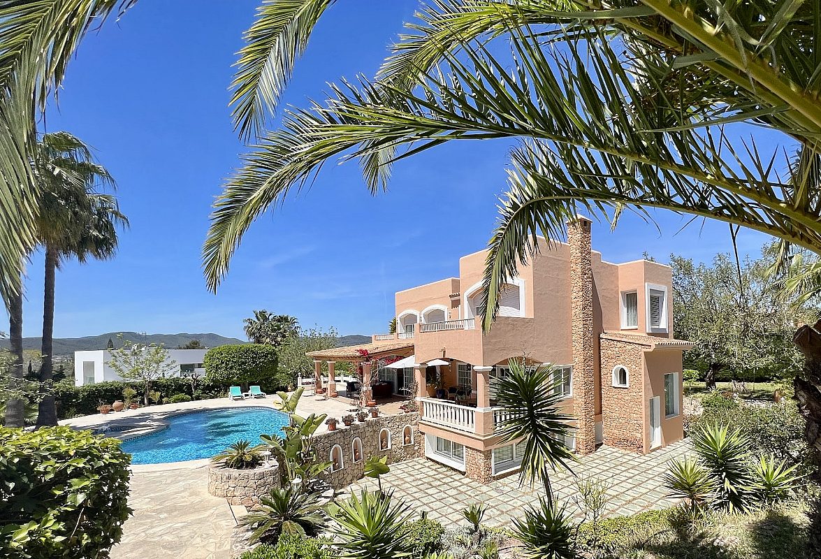 Großzügiges Familienhaus im mediterranen Stil Nahe Ibiza Stadt - 1