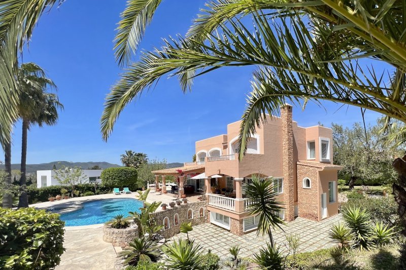 Generosa casa familiar de estilo mediterráneo cerca de Ibiza centro - 1