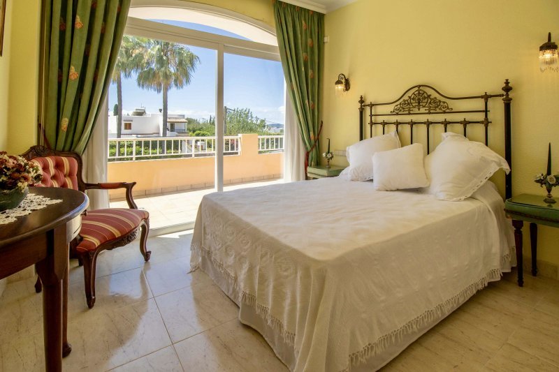 Generosa casa familiar de estilo mediterráneo cerca de Ibiza centro - 3