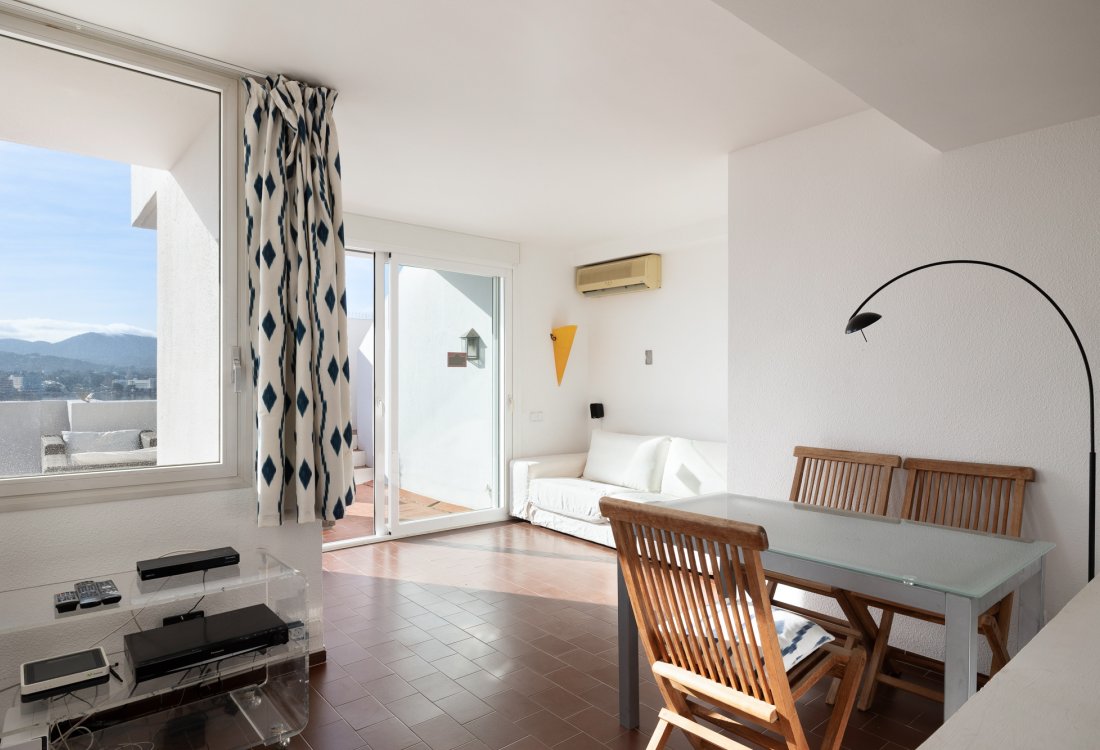 Ático en primera línea del puerto con amplia terraza en la azotea - 10