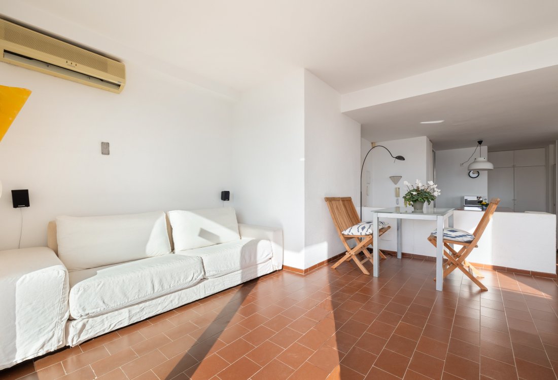 Ático en primera línea del puerto con amplia terraza en la azotea - 4