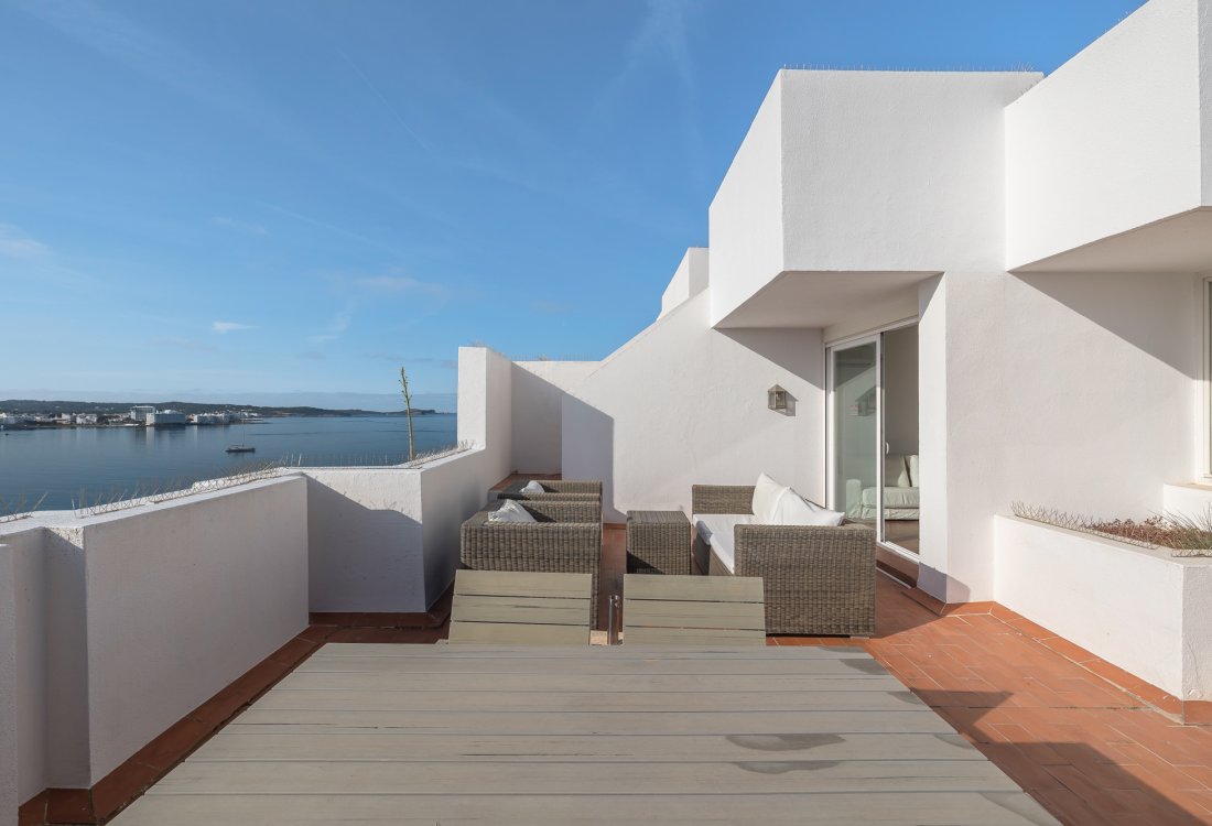 Ático en primera línea del puerto con amplia terraza en la azotea - 14