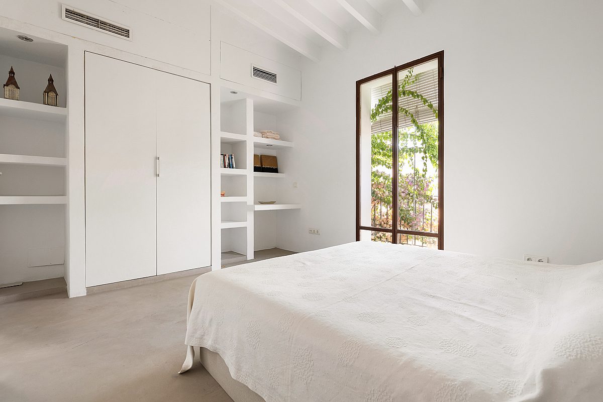 Fully renovated penthouse in prime La Marina location - 9