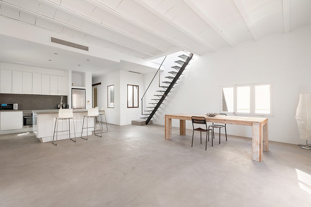 Fully renovated penthouse in prime La Marina location - 2