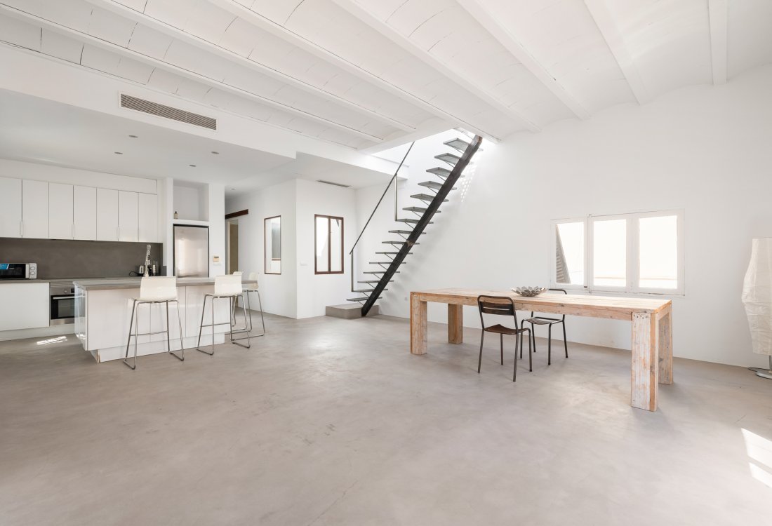Fully renovated penthouse in prime La Marina location - 2