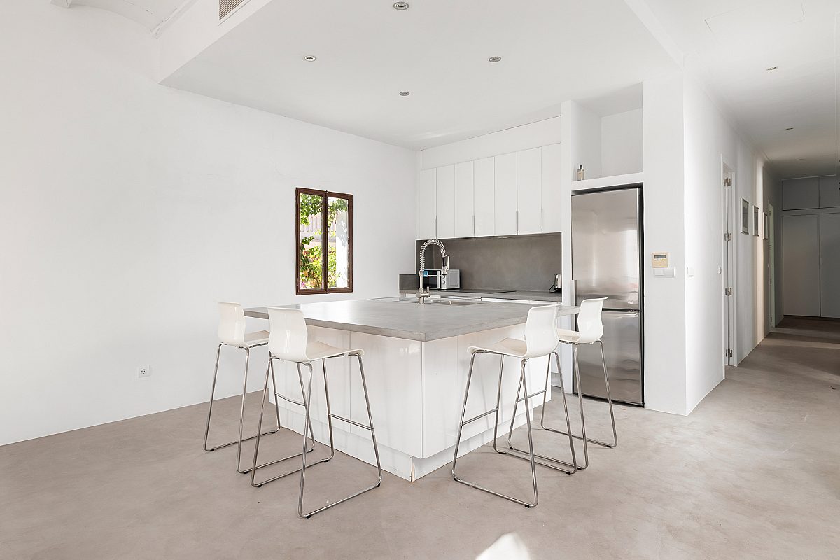 Fully renovated penthouse in prime La Marina location - 3
