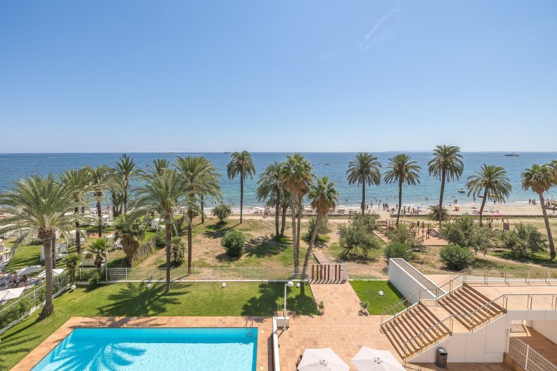 Stylish apartment with direct beach access - 1