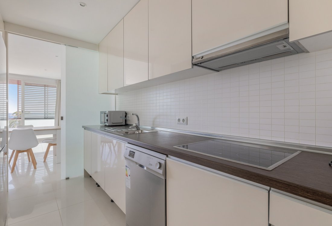 Stylish apartment with direct beach access - 6