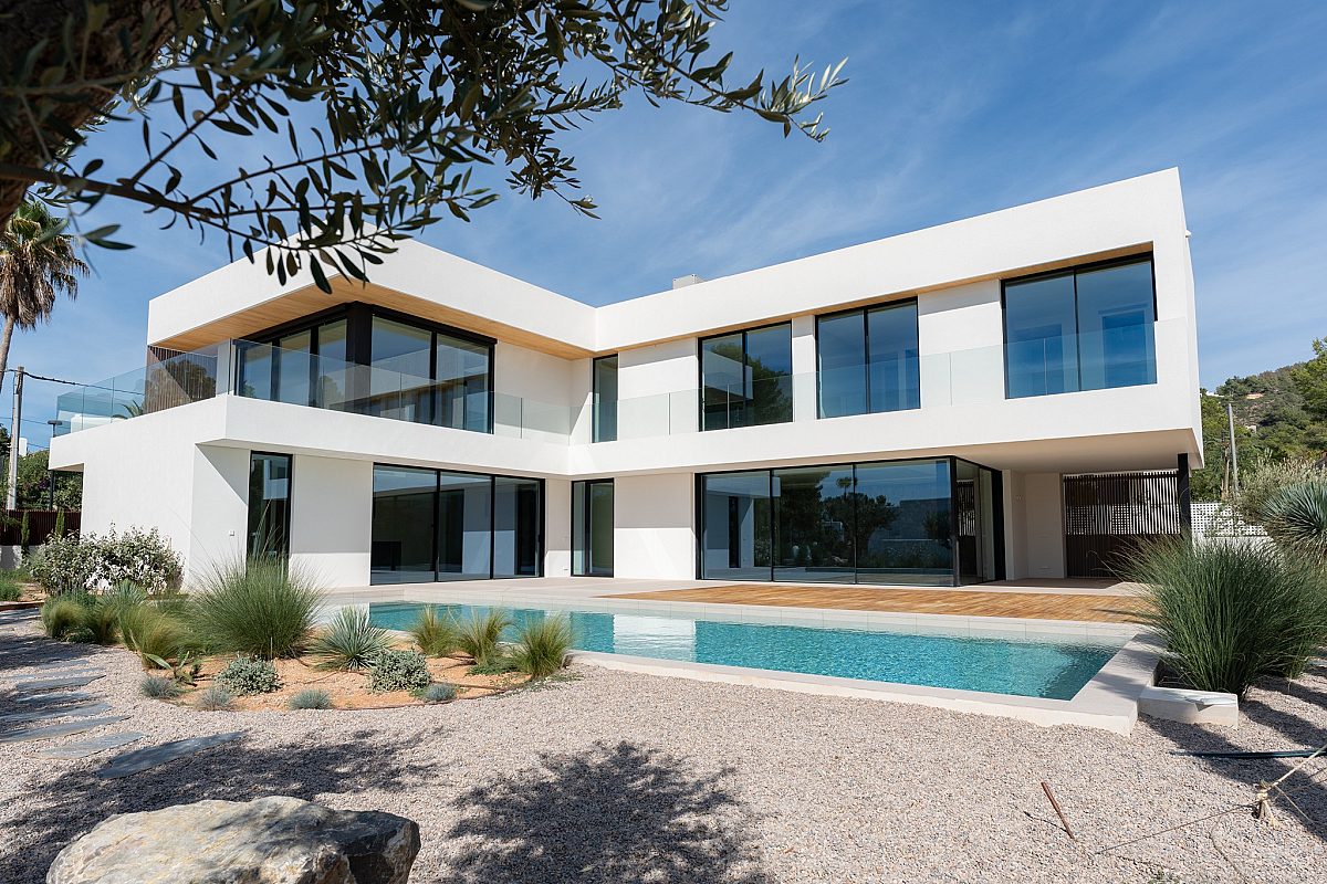 Modern villa in tranquil area - 10