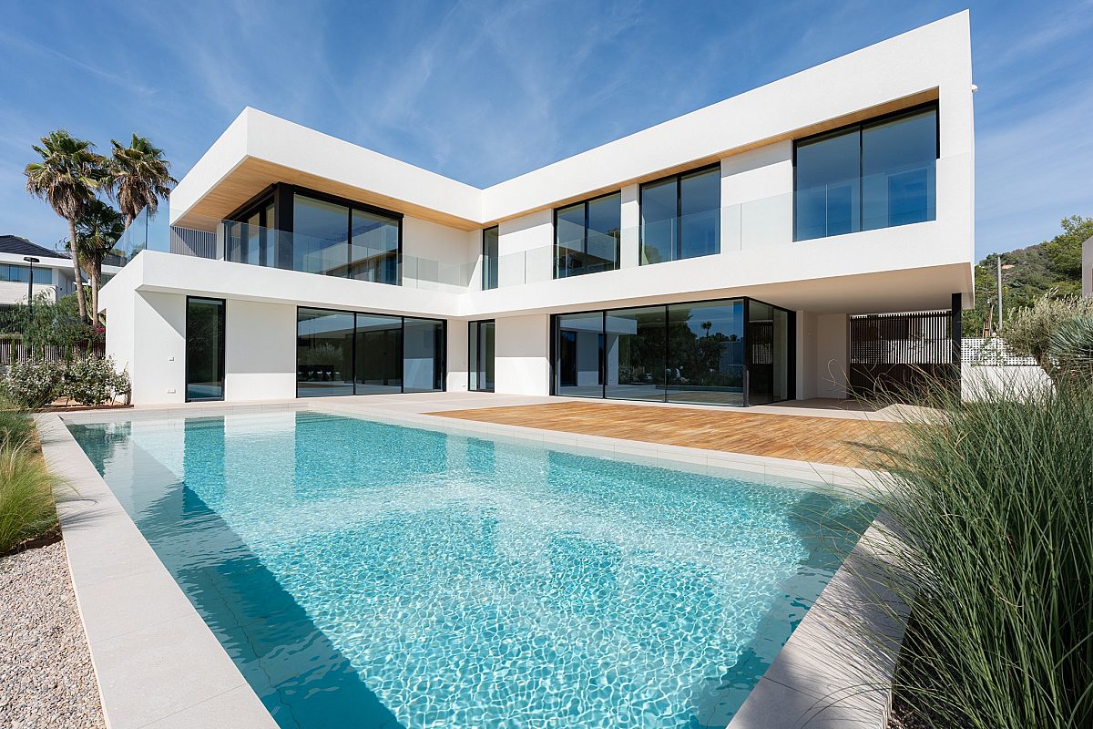 Modern villa in tranquil area - 1