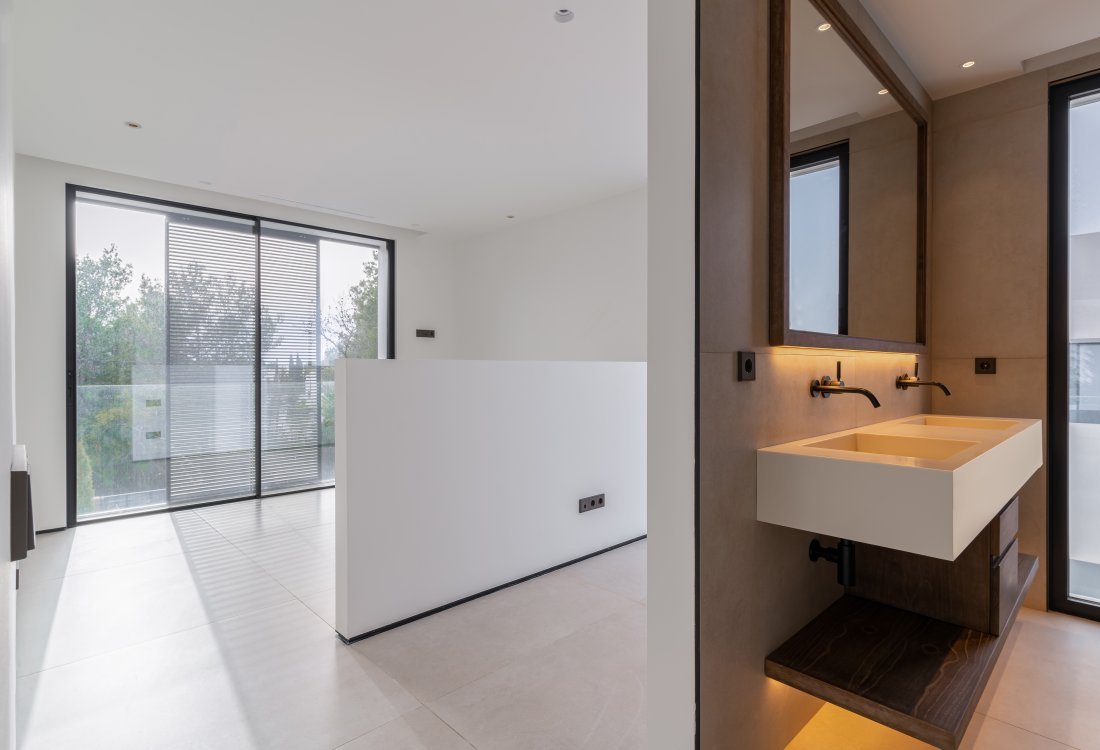 Newly built villa in walking distance to beach - 11