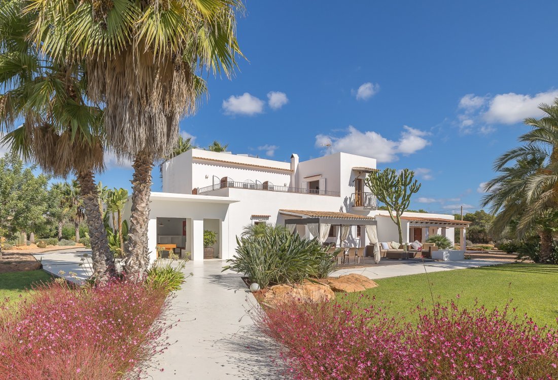 Villa ibicenca con licencia turística y centro de jardinería rentable - 6