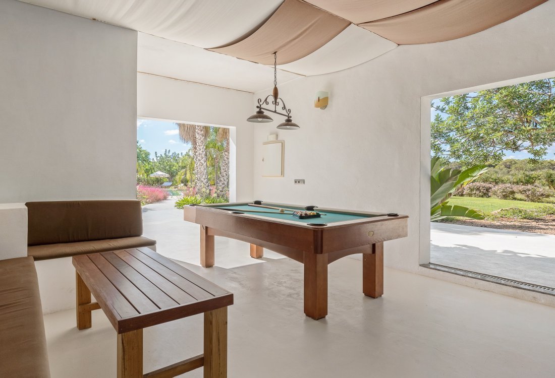 Villa ibicenca con licencia turística y centro de jardinería rentable - 3