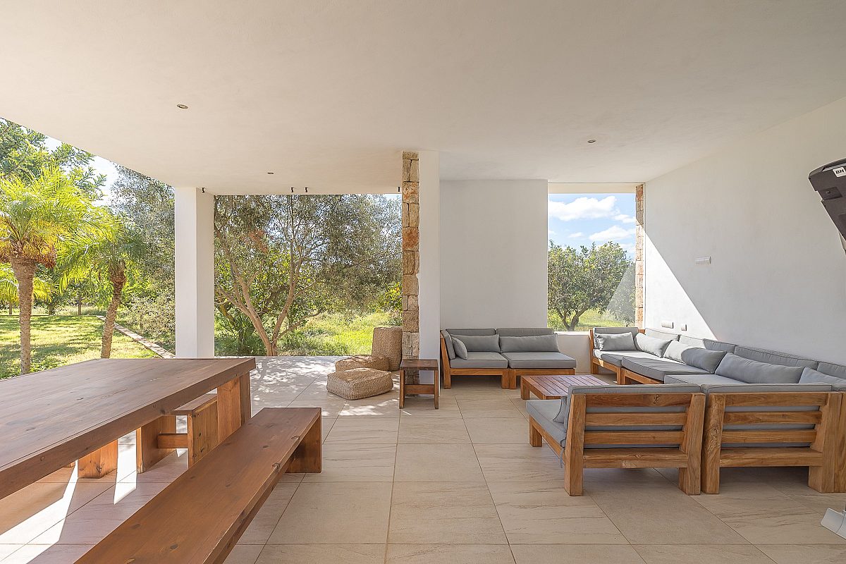 Villa ibicenca con licencia turística y centro de jardinería rentable - 36