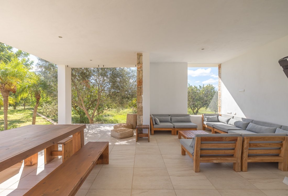 Villa ibicenca con licencia turística y centro de jardinería rentable - 36
