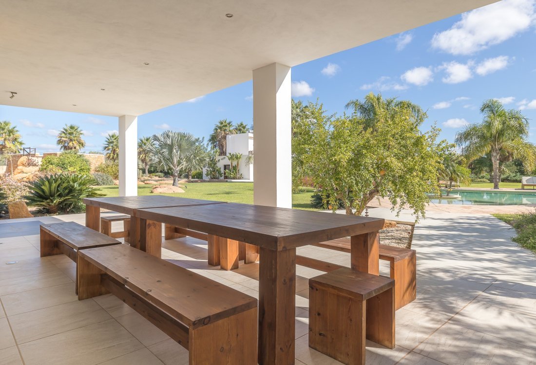 Villa ibicenca con licencia turística y centro de jardinería rentable - 2