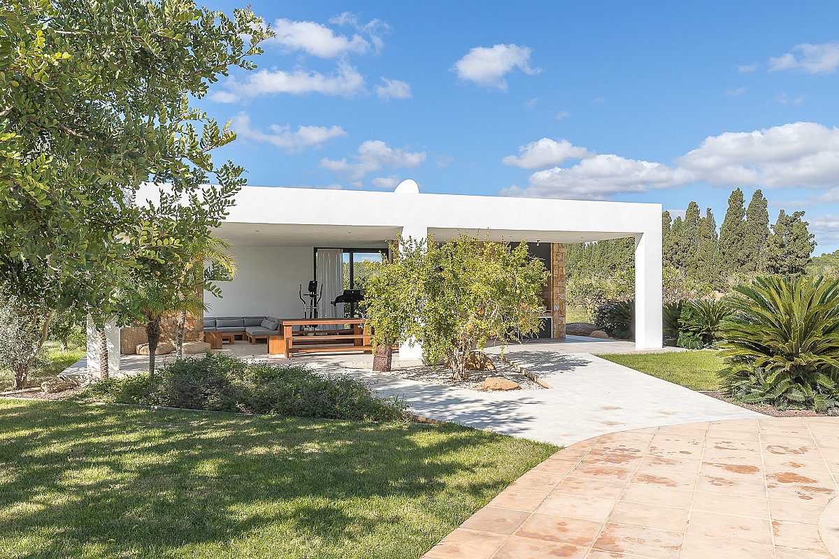 Villa ibicenca con licencia turística y centro de jardinería rentable - 33