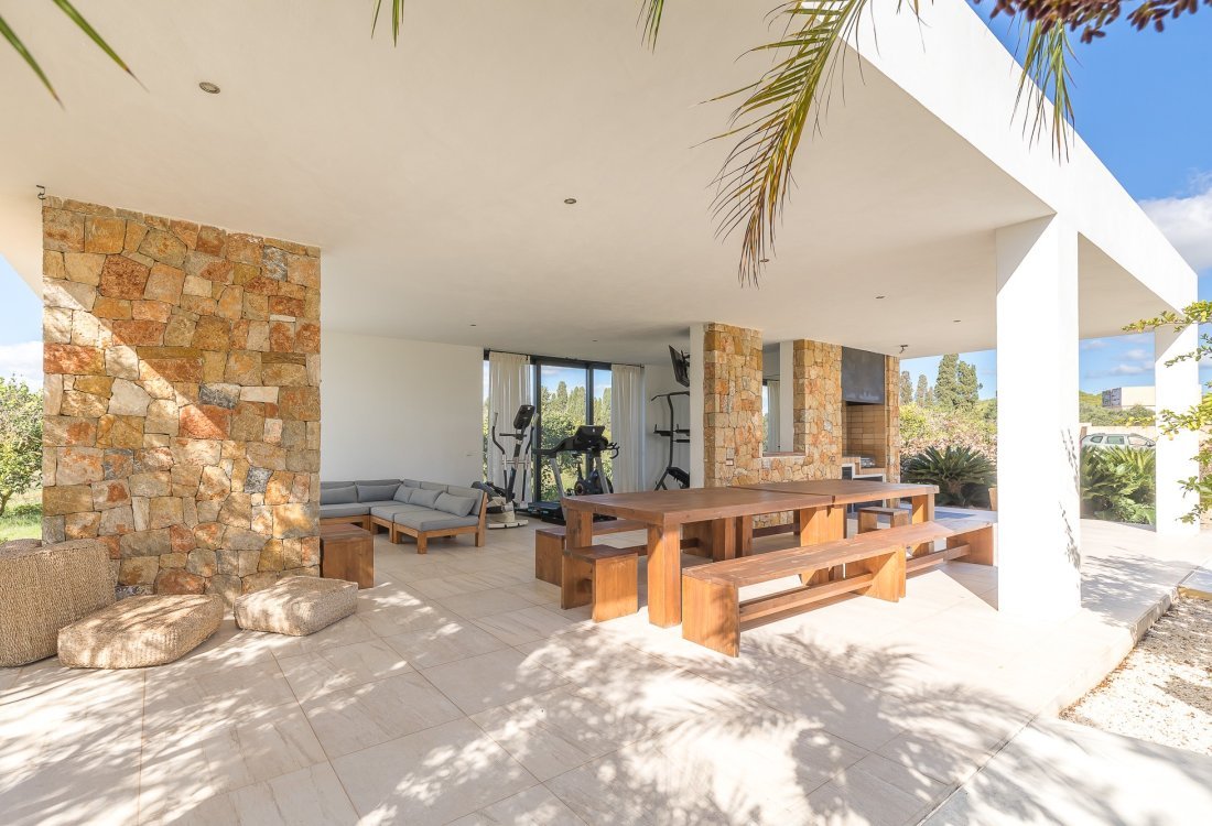 Villa ibicenca con licencia turística y centro de jardinería rentable - 34