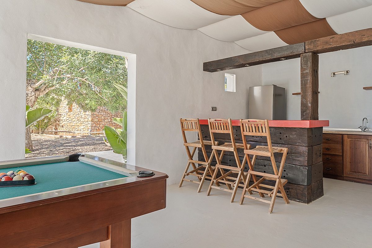 Villa ibicenca con licencia turística y centro de jardinería rentable - 42