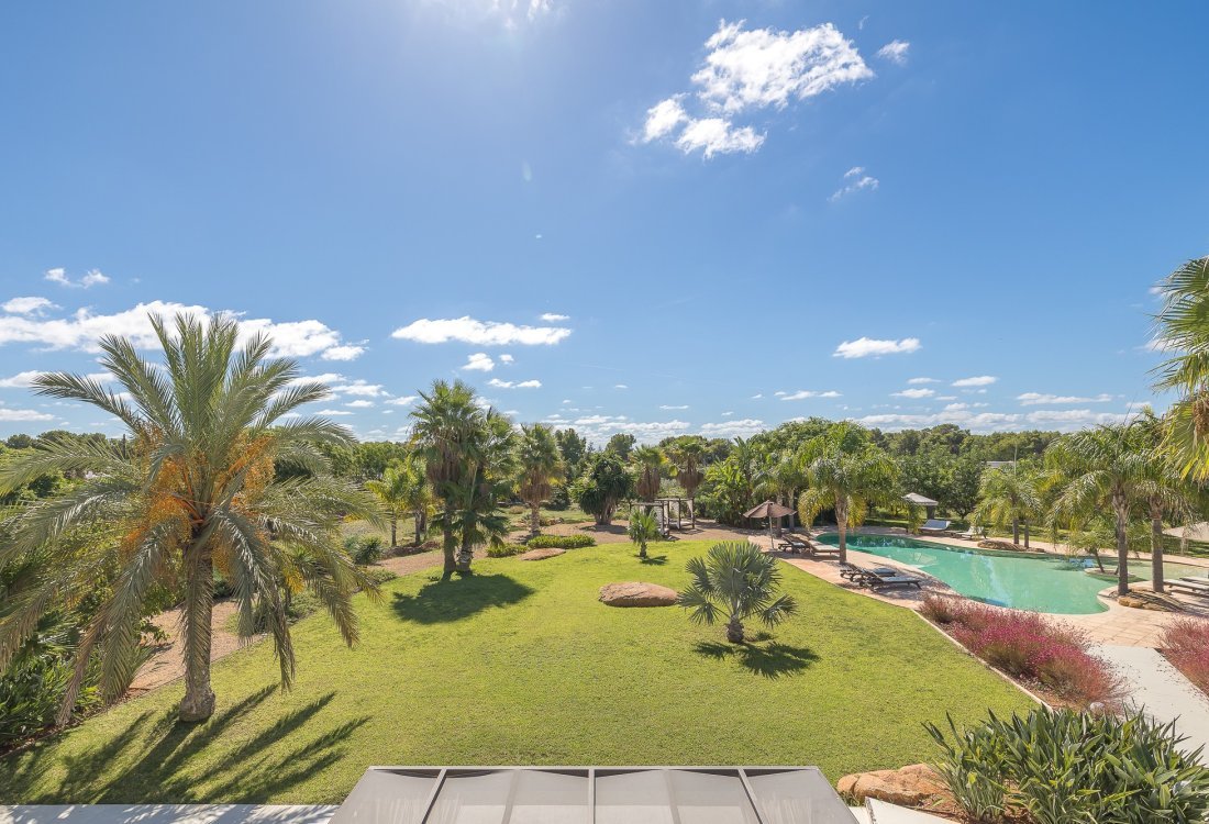 Villa ibicenca con licencia turística y centro de jardinería rentable - 43