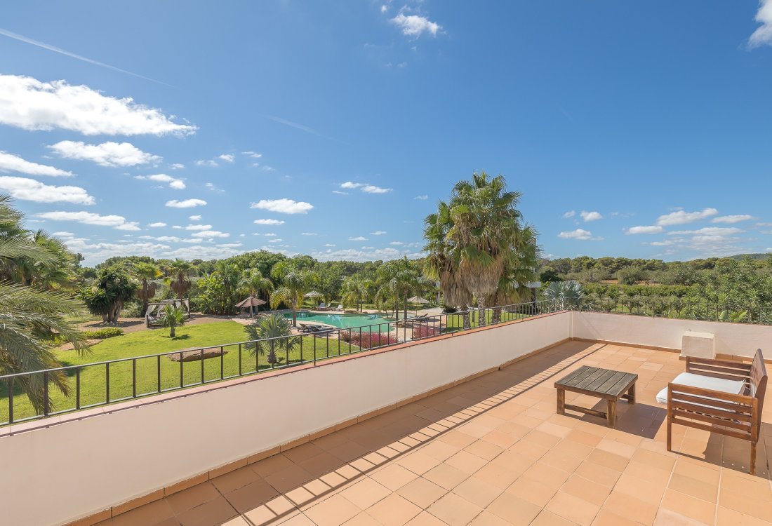 Villa ibicenca con licencia turística y centro de jardinería rentable - 10