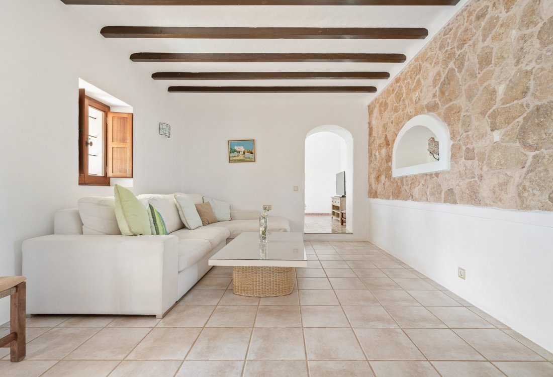Villa ibicenca con licencia turística y centro de jardinería rentable - 27