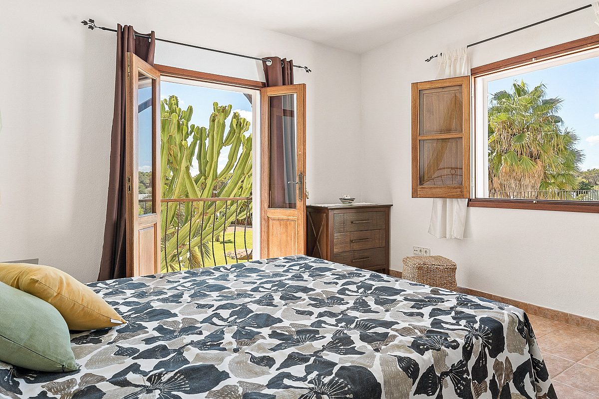 Villa ibicenca con licencia turística y centro de jardinería rentable - 20