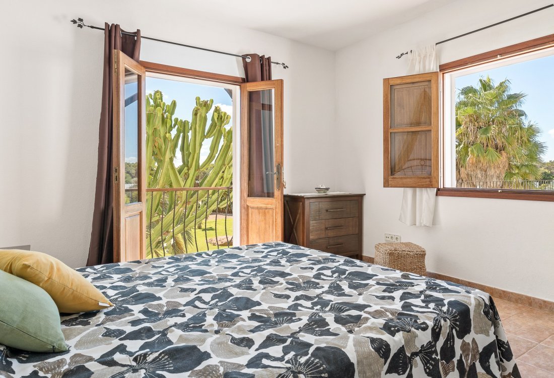 Villa ibicenca con licencia turística y centro de jardinería rentable - 20