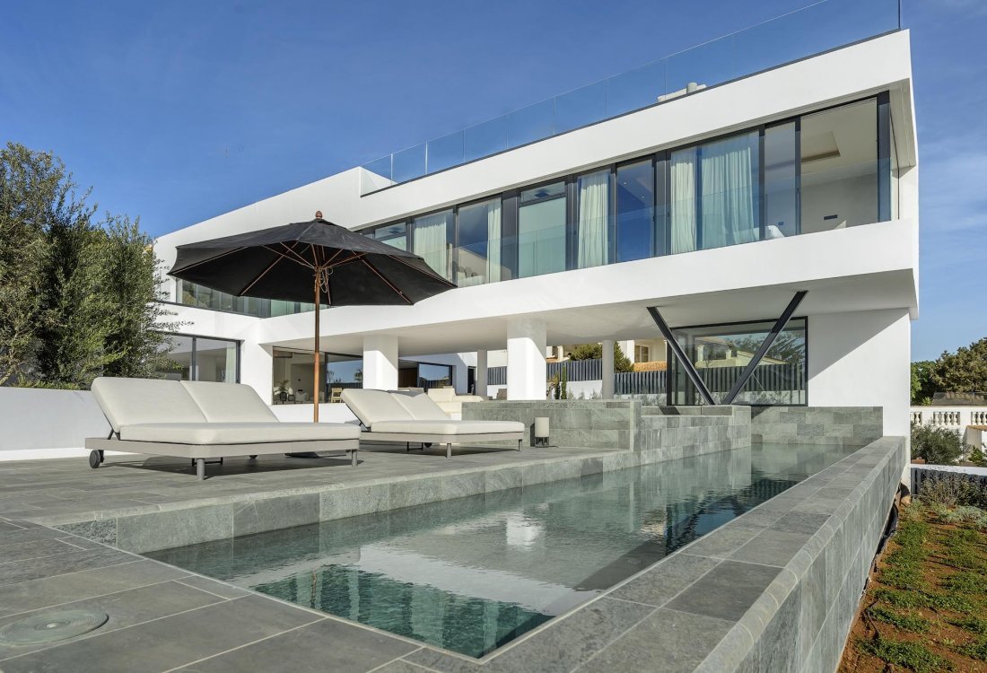 Luxurious newly built villa with top views in a gated community - 2