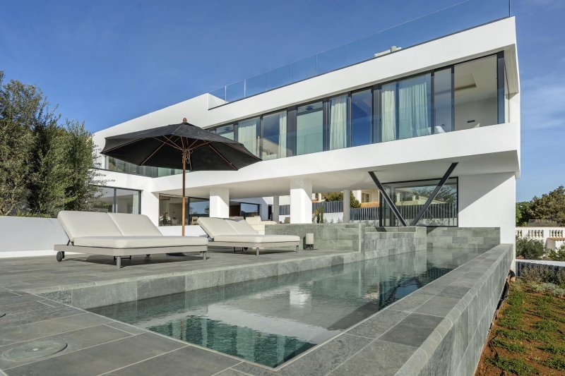 Luxurious newly built villa with top views in a gated community - 2