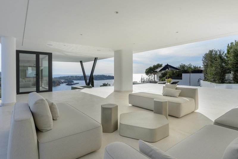 Luxurious newly built villa with top views in a gated community - 5
