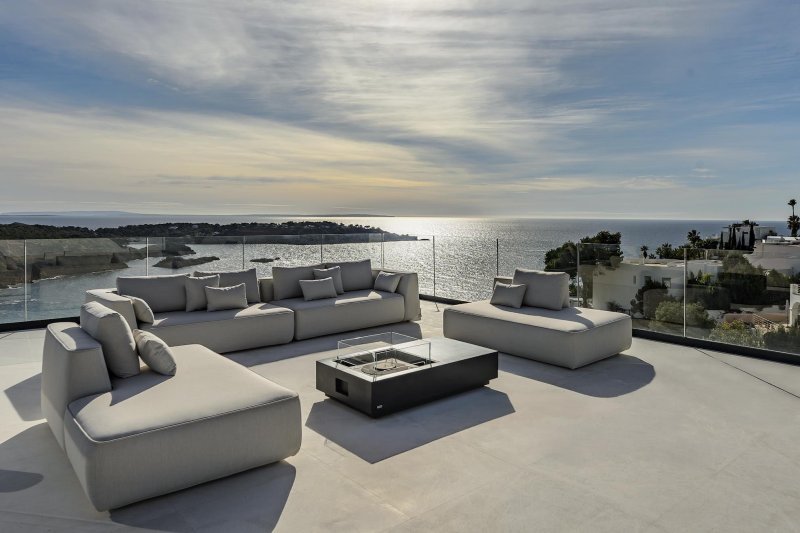 Luxurious newly built villa with top views in a gated community - 1