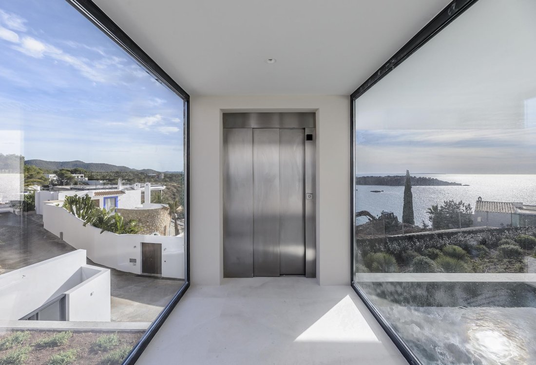 Luxurious newly built villa with top views in a gated community - 18