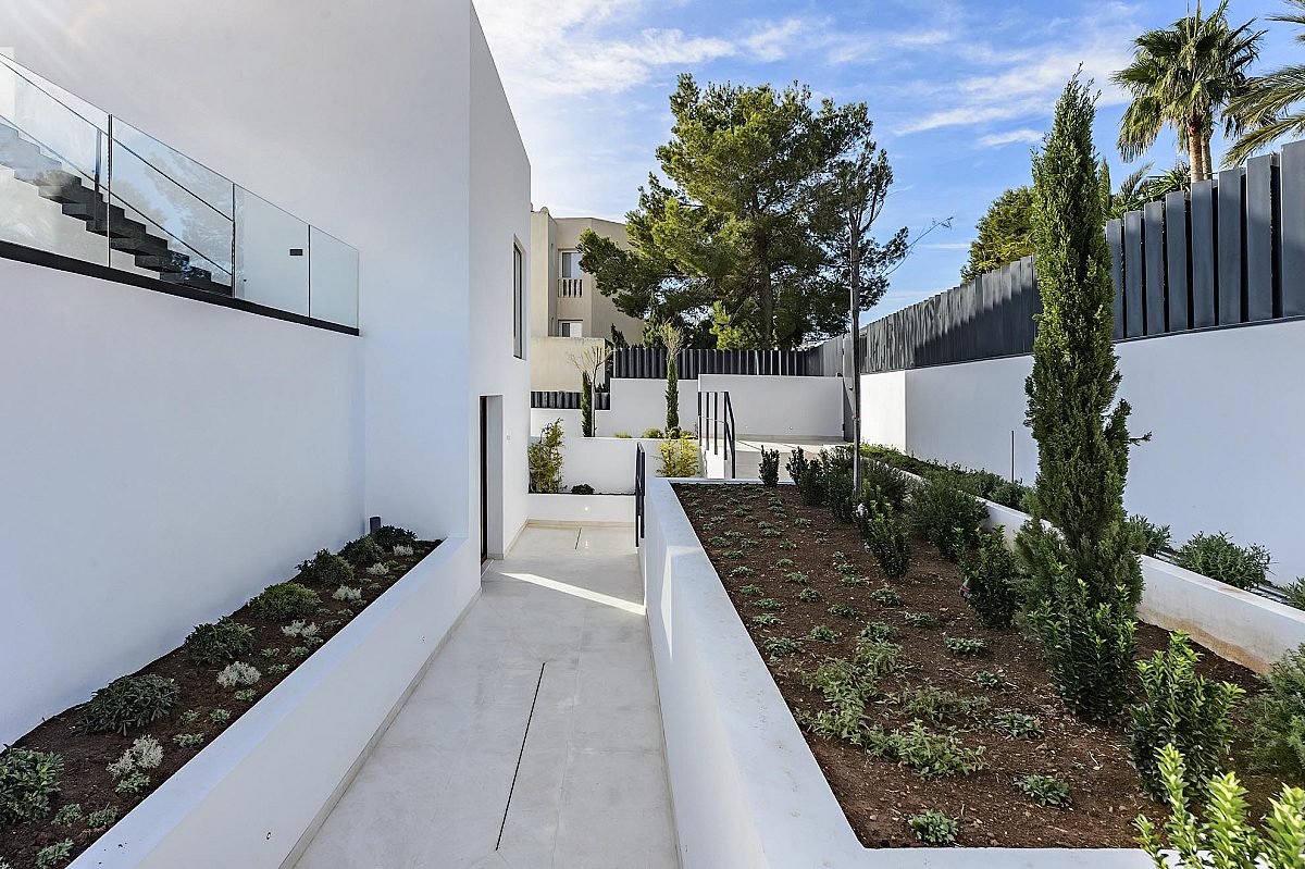 Luxuriöse Neubauvilla mit Topblick in gesicherter Urbanisation - 24