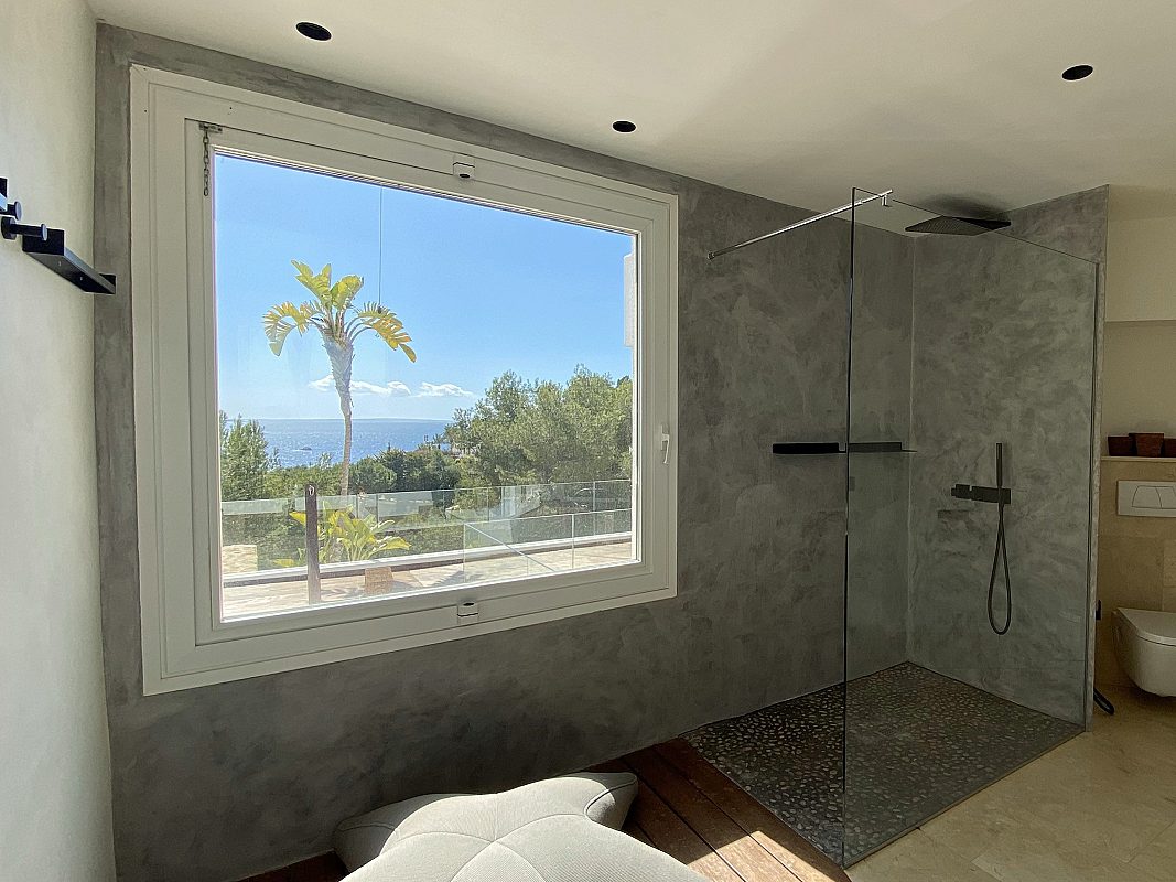 Mediterranean villa in secure urbanization - 14
