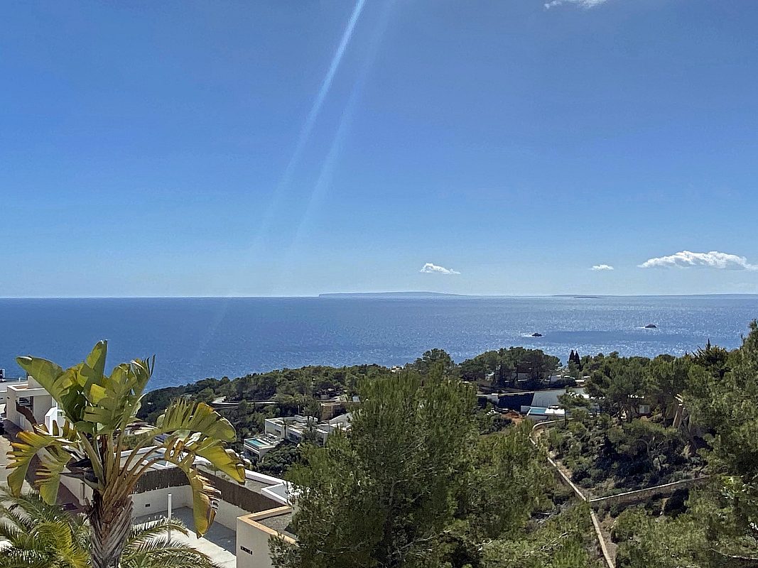 Mediterranean villa in secure urbanization - 3