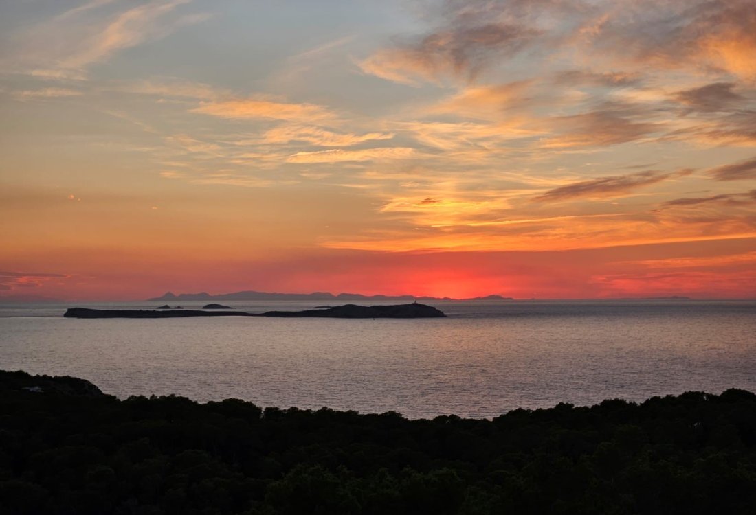 Modern villa with rental licence and breathtaking sea and sunset views - 24